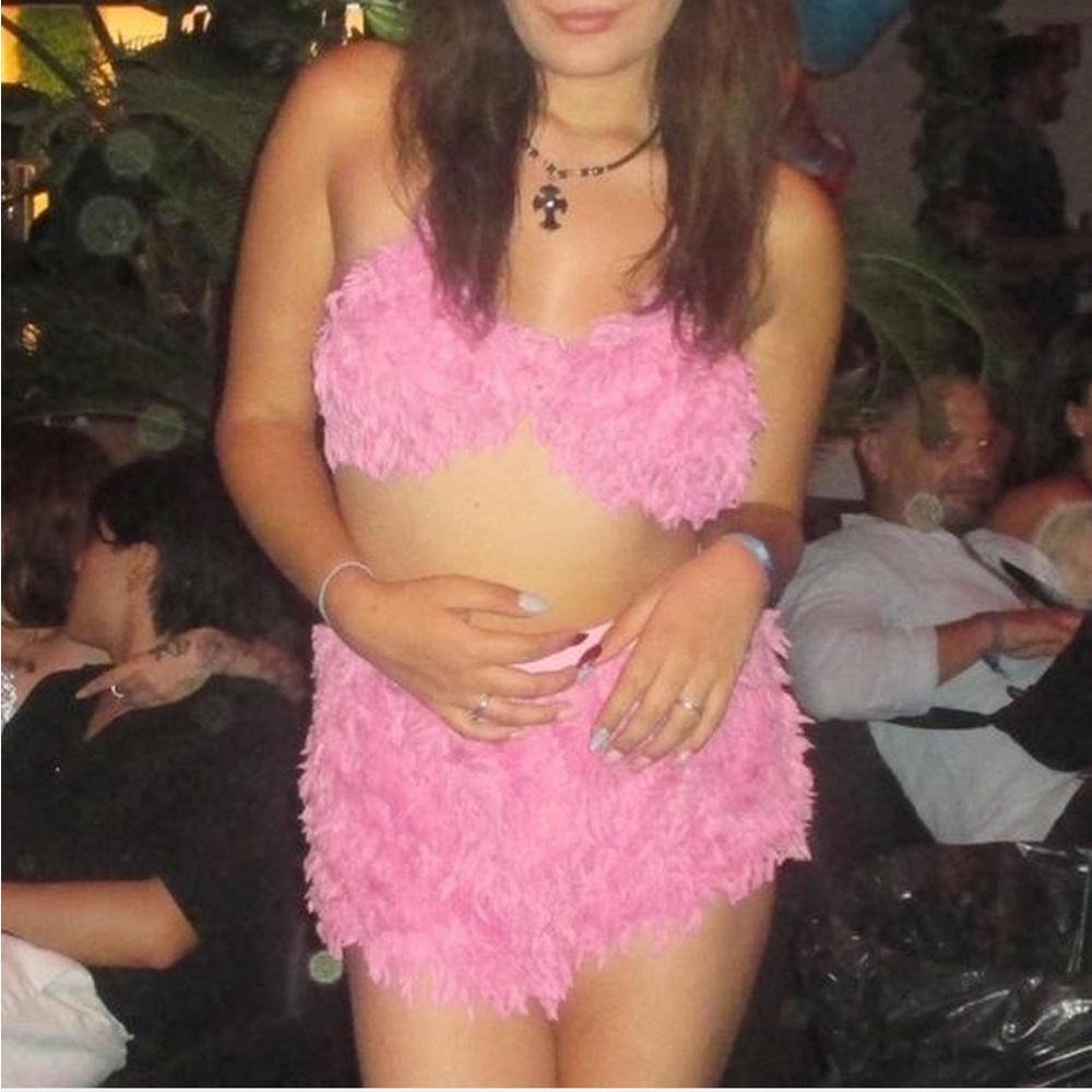 Pink fluffy feather rave set!